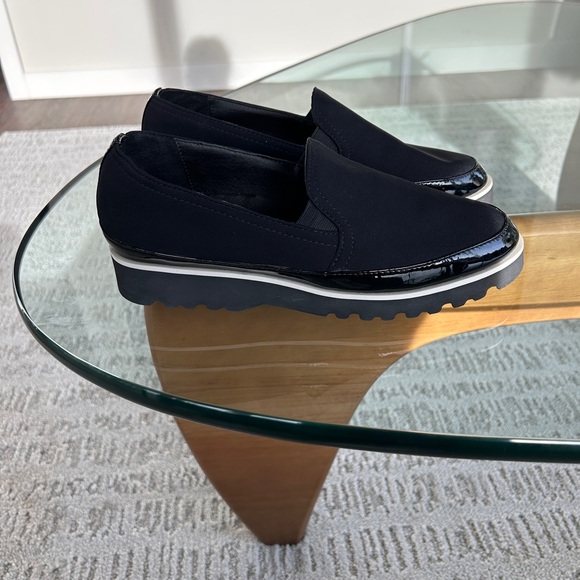 Donald Pliner Black Platform Loafers - Size 8 - Picture 8 of 10